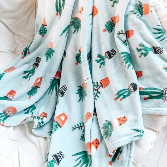 New Super Soft Plush Fleece Cactus whimsical Throw Blanket boho plant lover - Picture 3 of 5